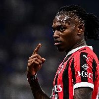 MK体育平台-隆戈：莱奥将因伤缺席对阵莱切比赛，阿莱格里只有三名前锋可用